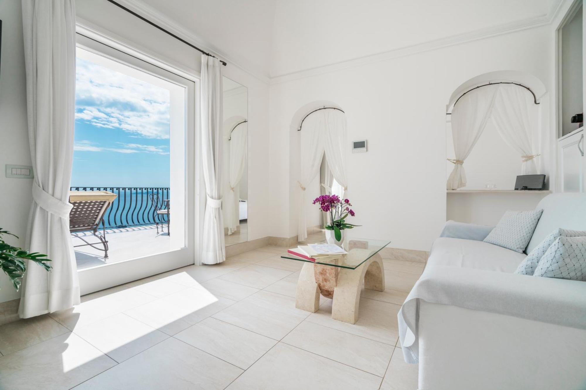 Suite with Sea View,1682949958:JPEG